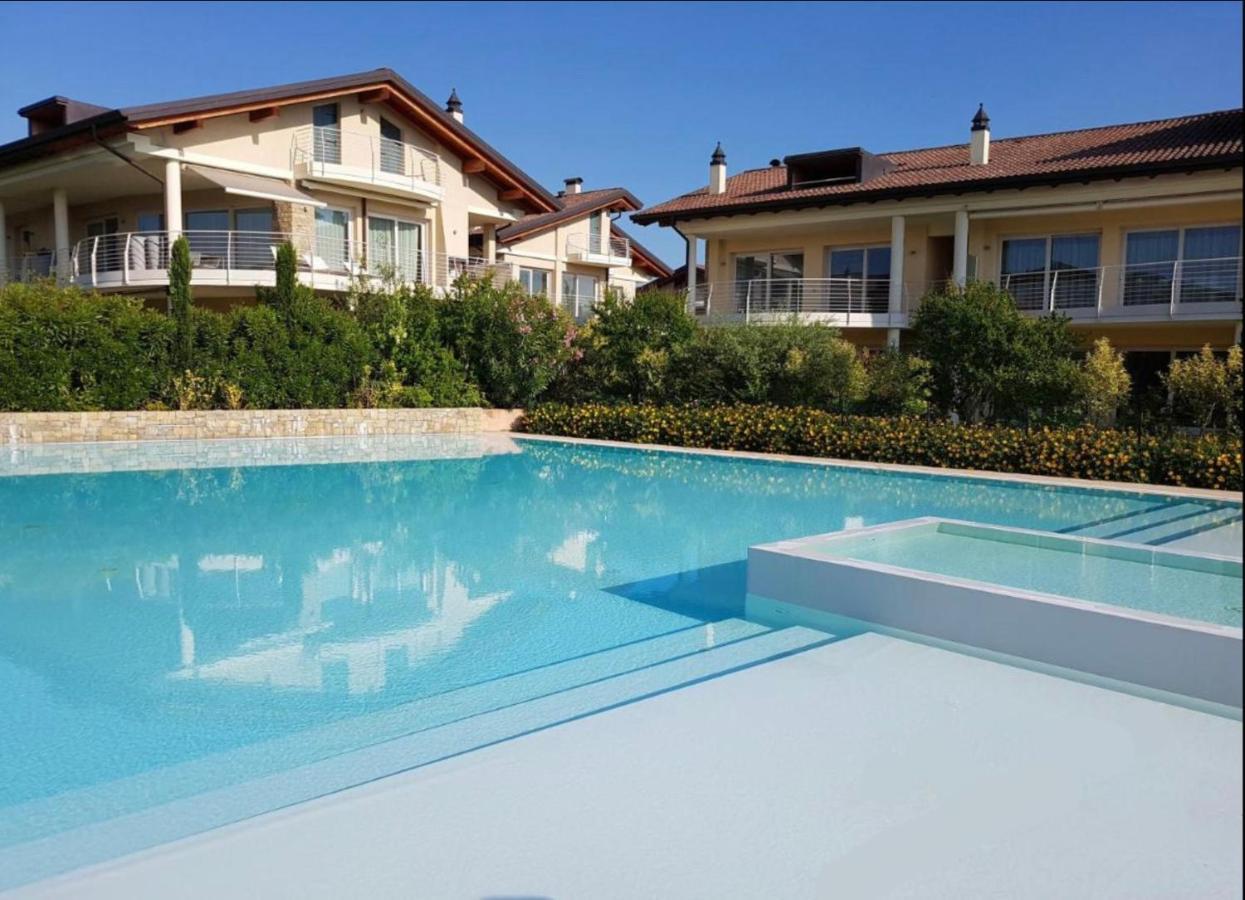Paganini Suites And Apartments Sirmione Kültér fotó