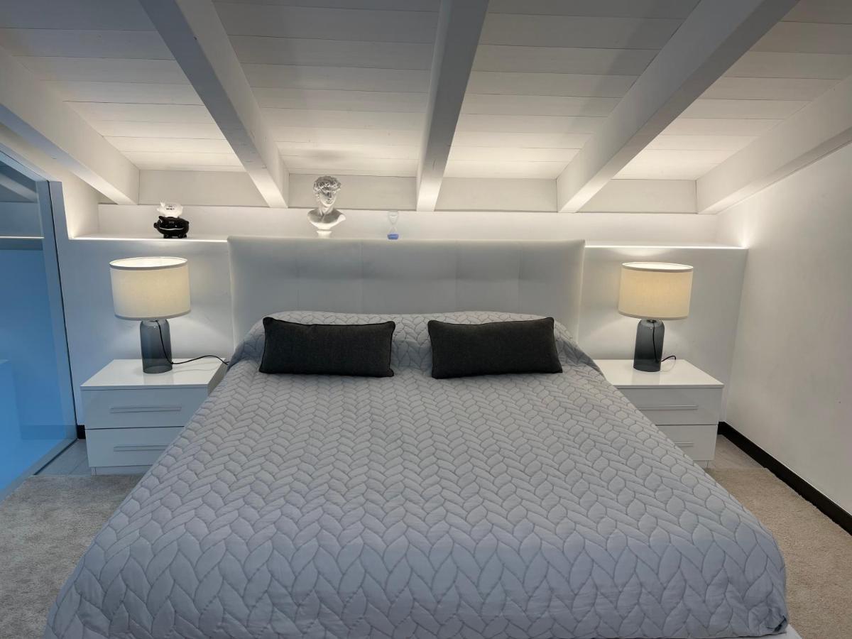 Paganini Suites And Apartments Sirmione Kültér fotó