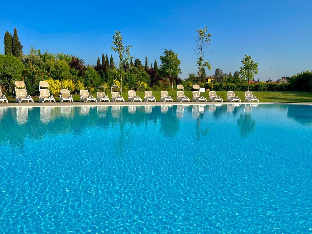 Paganini Suites And Apartments Sirmione Kültér fotó