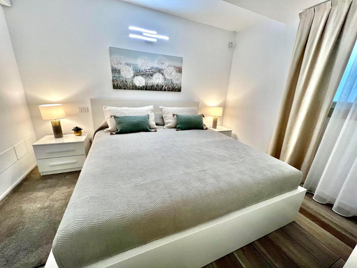 Paganini Suites And Apartments Sirmione Kültér fotó