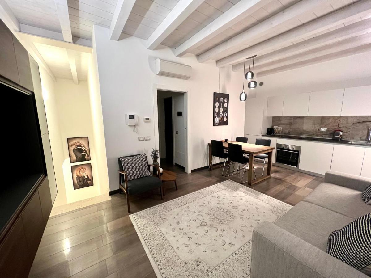 Paganini Suites And Apartments Sirmione Kültér fotó