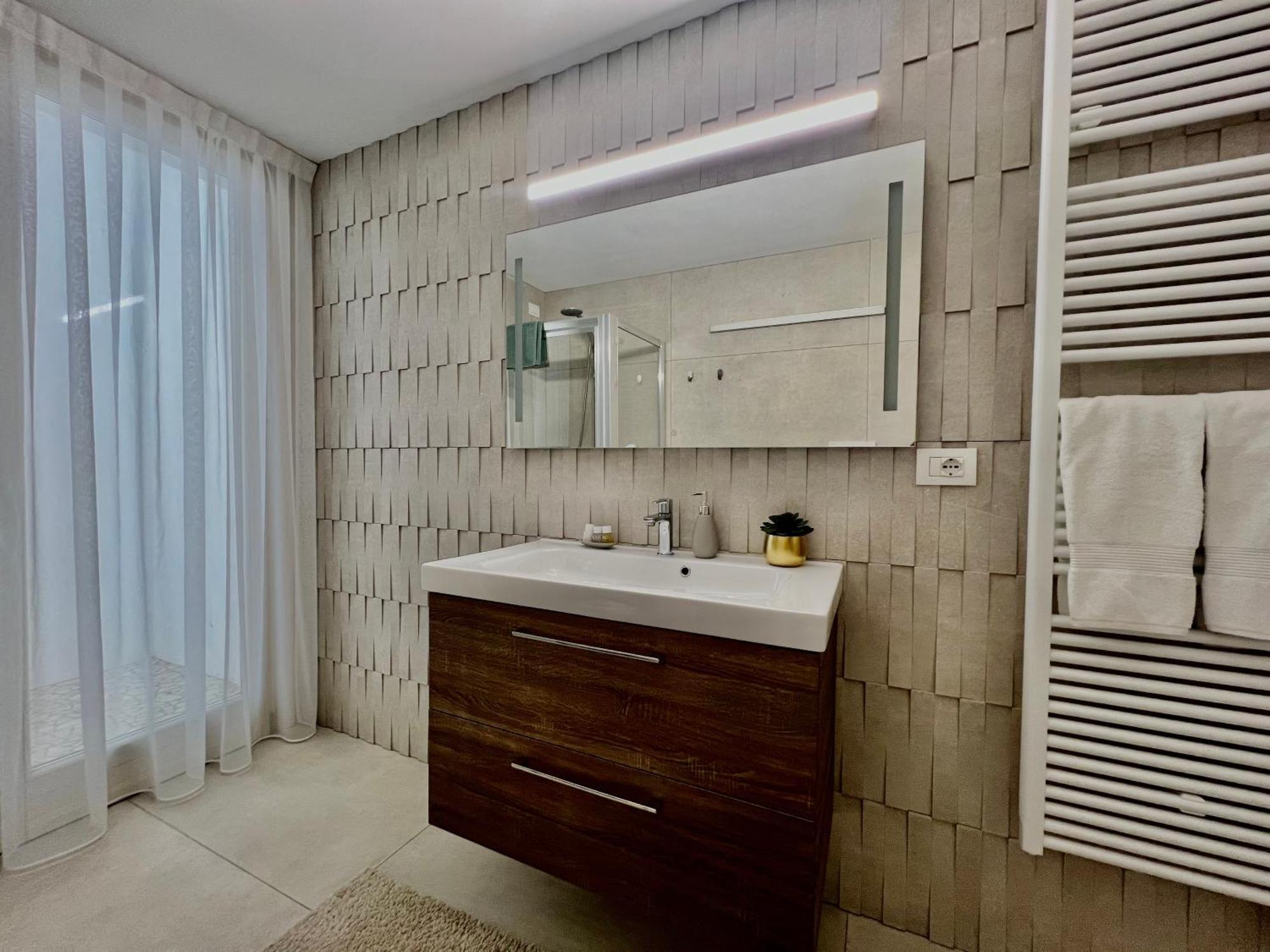 Paganini Suites And Apartments Sirmione Kültér fotó