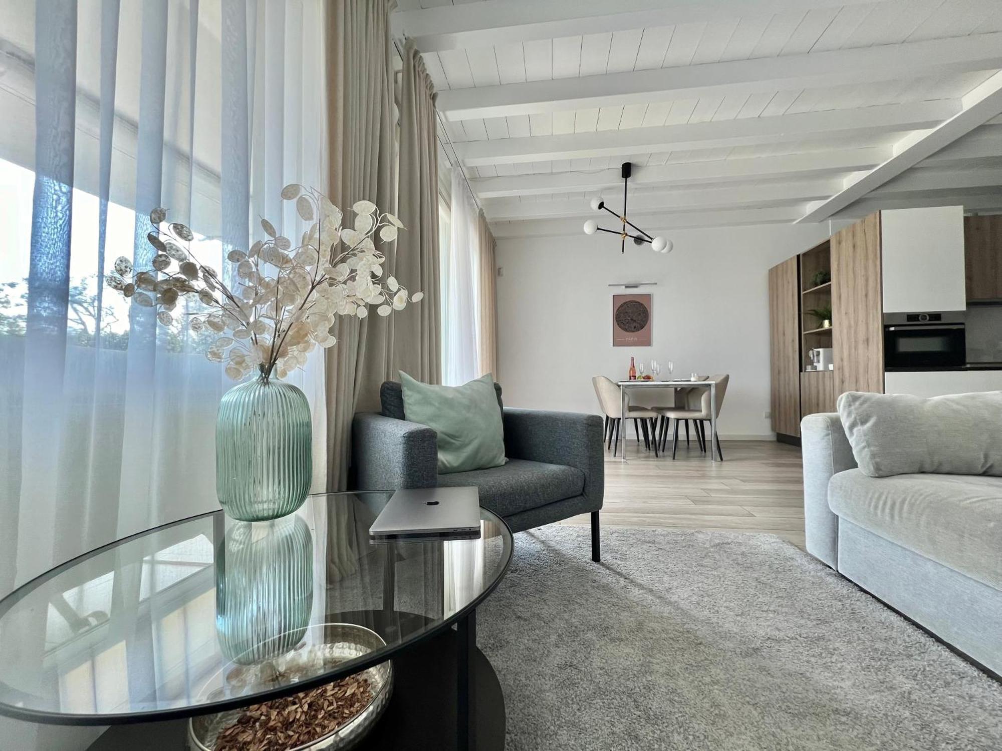 Paganini Suites And Apartments Sirmione Kültér fotó