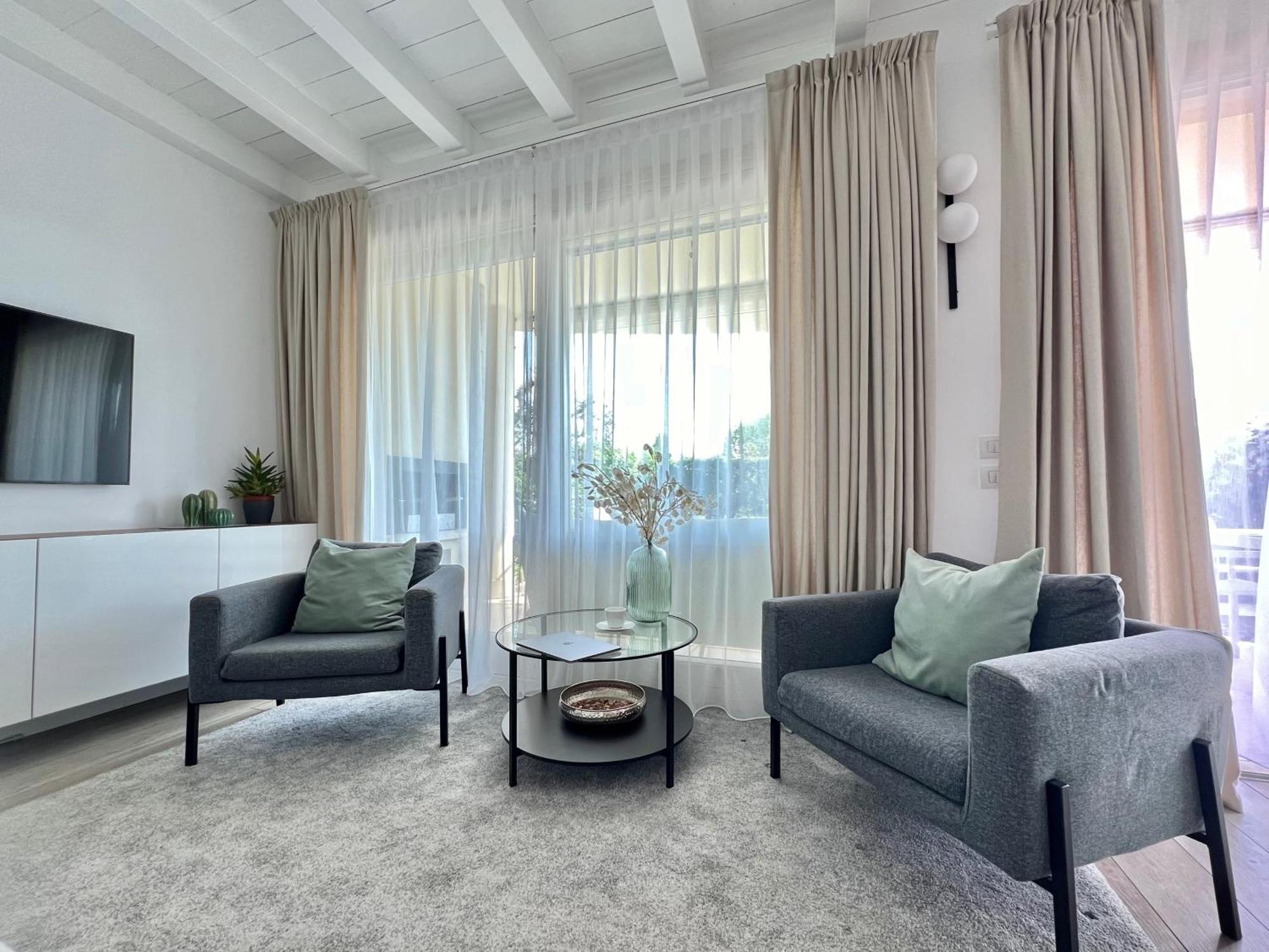 Paganini Suites And Apartments Sirmione Kültér fotó