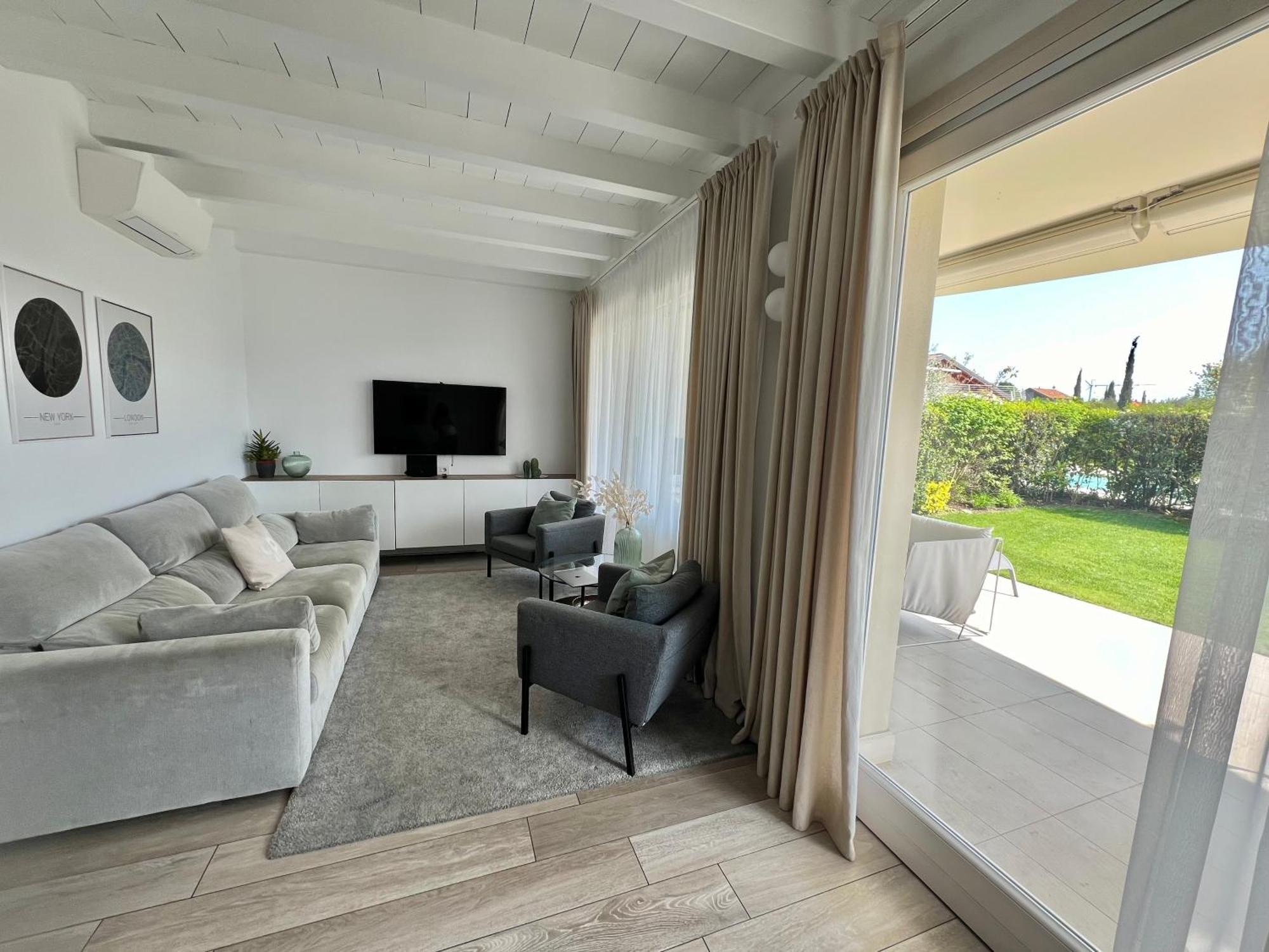 Paganini Suites And Apartments Sirmione Szoba fotó